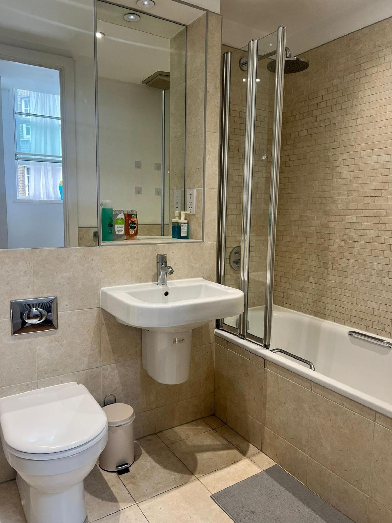 One Bedroom Apartment In Holborn Londres Exterior foto